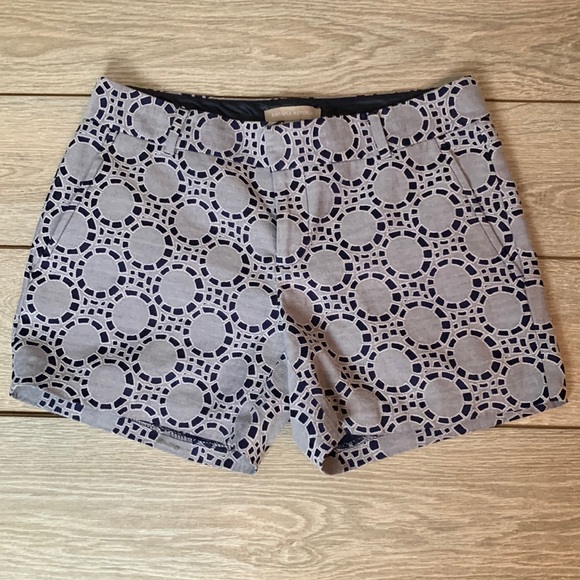 Banana Republic Navy Geometric Circle Print Shorts. Women’s Size 4 - Picture 2 of 5